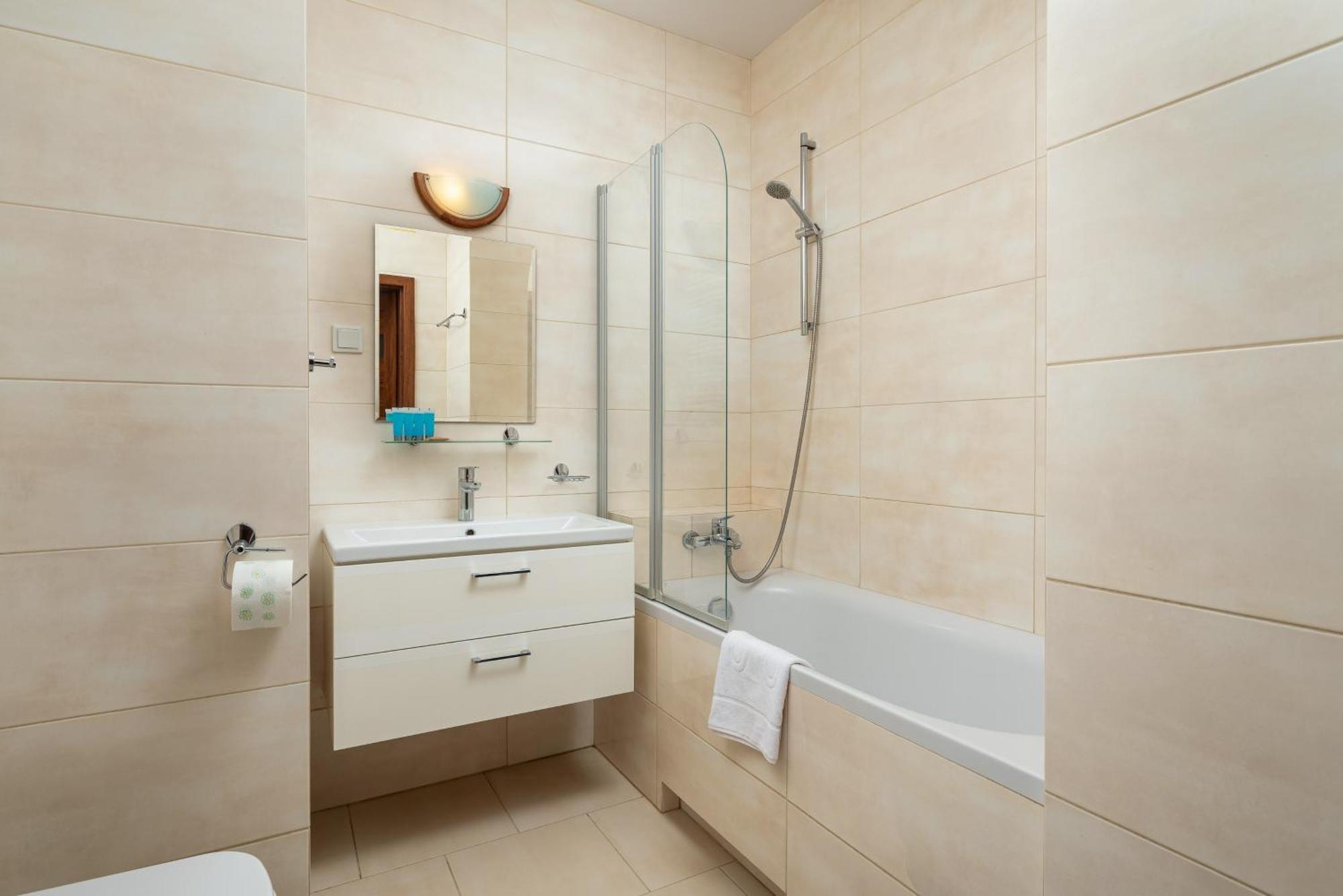 ורשה Metro Plocka Cosy Apartment מראה חיצוני תמונה